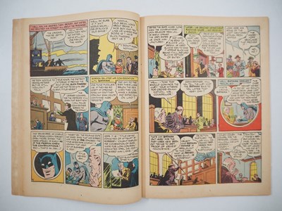 Lot 396 - BATMAN #20 (1943 - DC) - Iconic first cover...