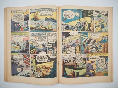 Lot 396 - BATMAN #20 (1943 - DC) - Iconic first cover...