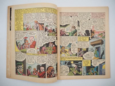 Lot 396 - BATMAN #20 (1943 - DC) - Iconic first cover...