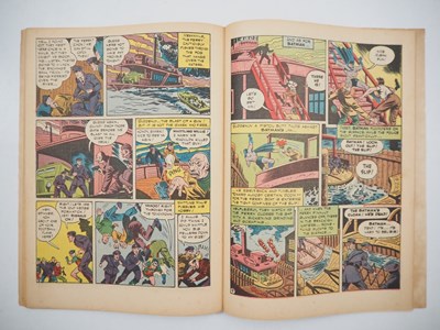 Lot 396 - BATMAN #20 (1943 - DC) - Iconic first cover...