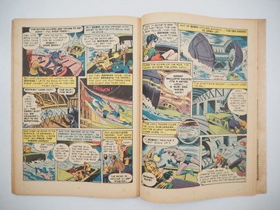 Lot 396 - BATMAN #20 (1943 - DC) - Iconic first cover...