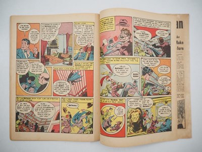 Lot 396 - BATMAN #20 (1943 - DC) - Iconic first cover...