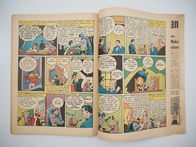 Lot 396 - BATMAN #20 (1943 - DC) - Iconic first cover...