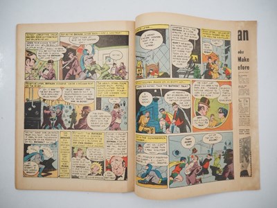 Lot 396 - BATMAN #20 (1943 - DC) - Iconic first cover...