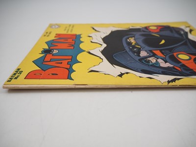Lot 396 - BATMAN #20 (1943 - DC) - Iconic first cover...