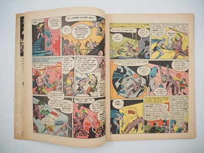 Lot 396 - BATMAN #20 (1943 - DC) - Iconic first cover...