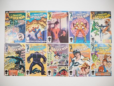 Lot 46 - AMAZING SPIDER-MAN #216, 218, 262, 264, 266,...