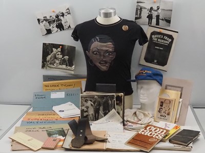 Lot 26 - Mixed film memorabilia from a vendor who...