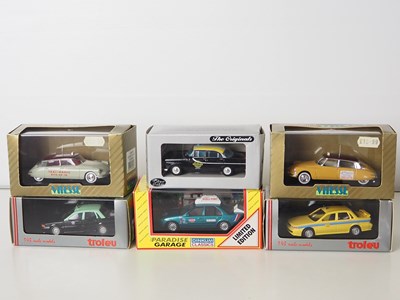 Lot 12 - A group of 1:43 scale assorted taxi cab...