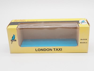 Lot 14 - A group of 1:43 scale diecast Austin FX4...