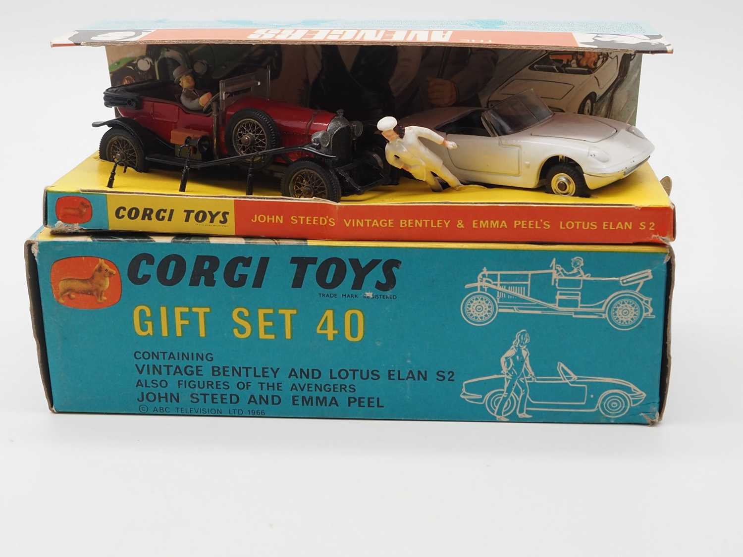 Lot 35 - A CORGI Gift Set 40 (GS40) 'The Avengers' with...
