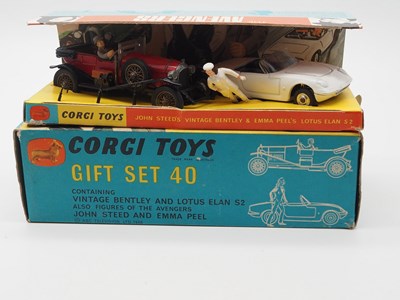 Lot 35 - A CORGI Gift Set 40 (GS40) 'The Avengers' with...