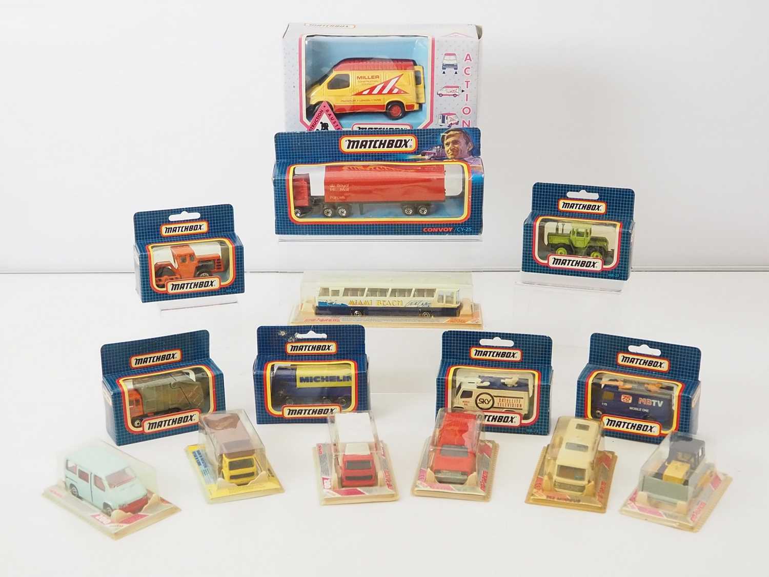 Lot 41 - A mixed group of boxed diecast vans, buses etc...