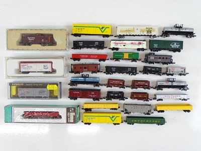 Lot 59 - A quantity of N Gauge American Outline freight...
