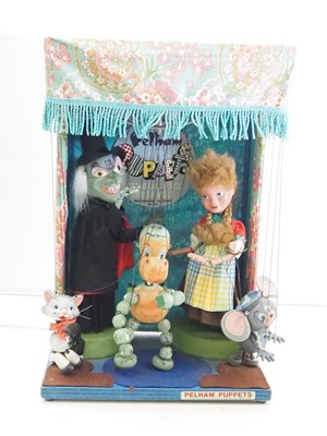 Lot 243 - A PELHAM PUPPETS Automaton mini display unit -...