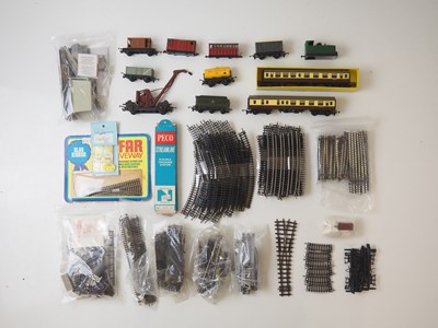 Lot 300 - A group of TT scale rolling stock together...