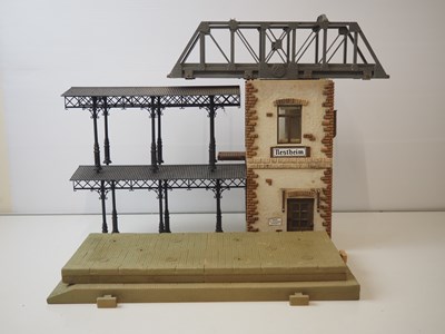 Lot 526 - A group of G scale building parts, structures...
