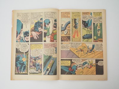 Lot 524 - DETECTIVE COMICS: BATMAN #359 - (1967 - DC -...