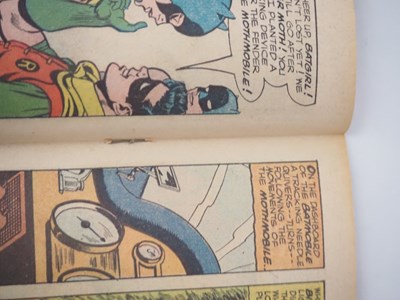 Lot 524 - DETECTIVE COMICS: BATMAN #359 - (1967 - DC -...
