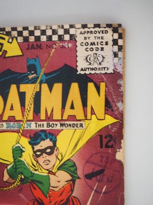 Lot 524 - DETECTIVE COMICS: BATMAN #359 - (1967 - DC -...