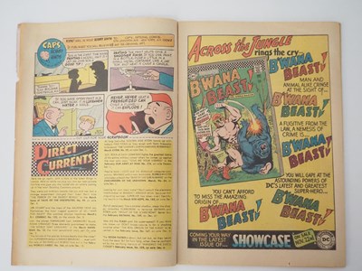 Lot 524 - DETECTIVE COMICS: BATMAN #359 - (1967 - DC -...