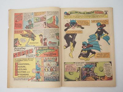 Lot 524 - DETECTIVE COMICS: BATMAN #359 - (1967 - DC -...