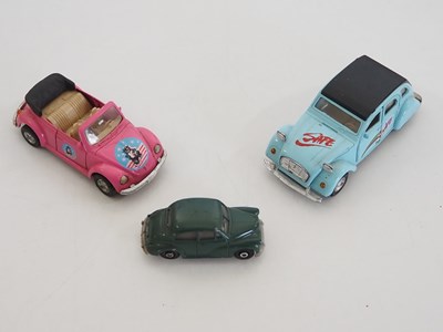 Lot 29 - A group of mostly unboxed diecast to include...