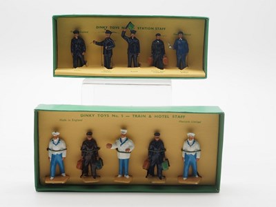 Lot 64 - A pair of O Gauge early post war DINKY Toys...