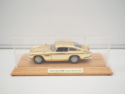Lot 95 - A DANBURY MINT 1:24 scale limited edition 22...
