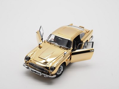 Lot 95 - A DANBURY MINT 1:24 scale limited edition 22...