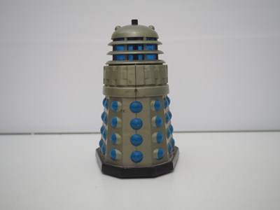 Lot 206 - A group of Dr Who memorabilia comprising 3x...
