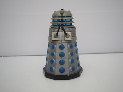 Lot 206 - A group of Dr Who memorabilia comprising 3x...