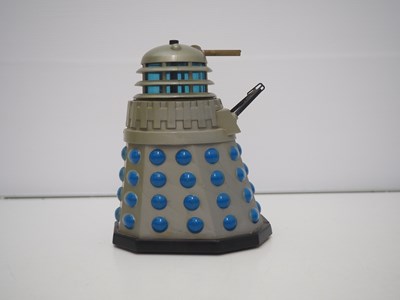 Lot 206 - A group of Dr Who memorabilia comprising 3x...