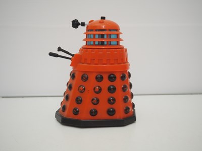 Lot 206 - A group of Dr Who memorabilia comprising 3x...
