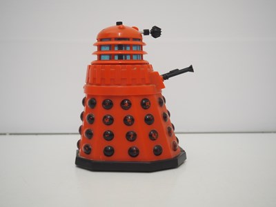 Lot 206 - A group of Dr Who memorabilia comprising 3x...