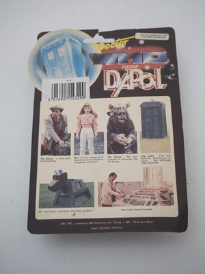 Lot 206 - A group of Dr Who memorabilia comprising 3x...