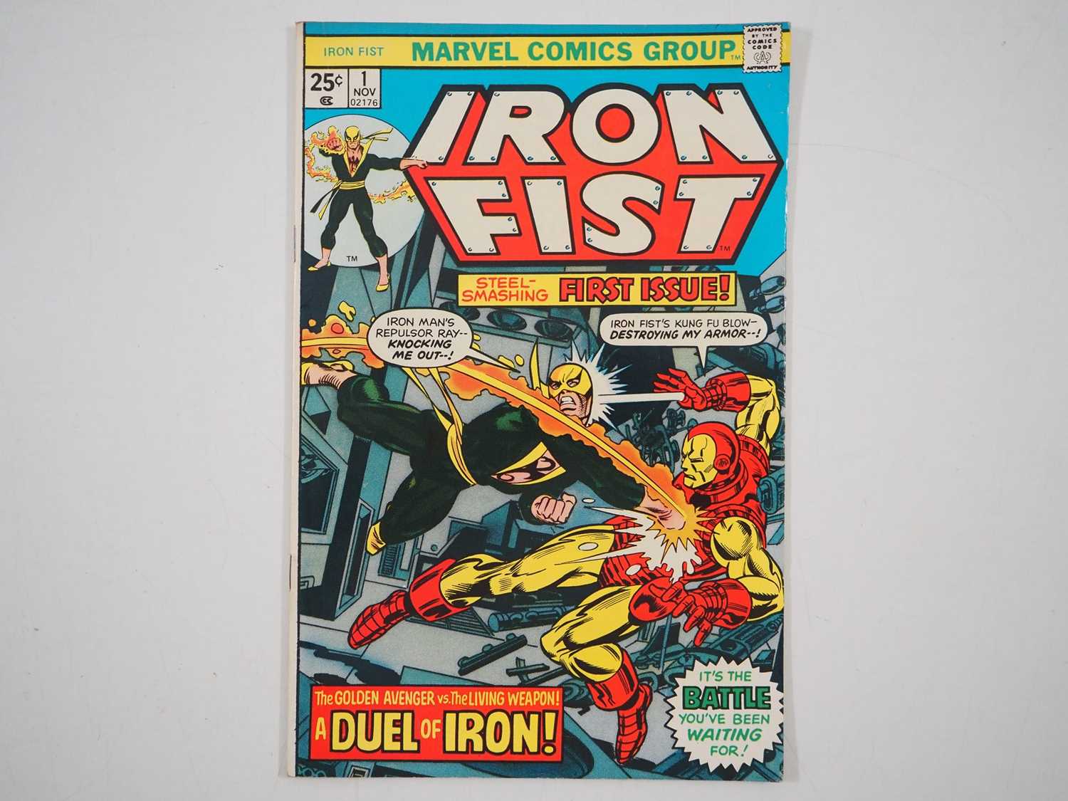 Lot 3 - IRON FIST #1 (1975 - MARVEL) - First solo...