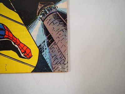 Lot 10 - AMAZING SPIDER-MAN #194 - (1979 - MARVEL) -...