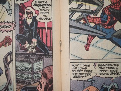 Lot 10 - AMAZING SPIDER-MAN #194 - (1979 - MARVEL) -...