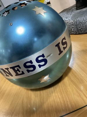 Lot 404 - GUINNESS: Carlton Ware Sealion Lamp with...