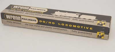 Lot 584 - A WRENN OO gauge W2265 streamlined Bulleid...