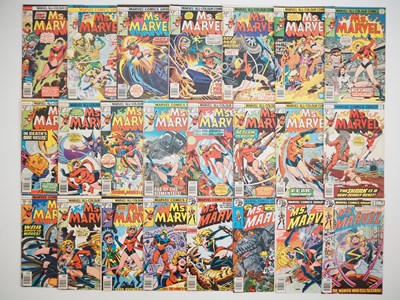 Lot 12 - MS. MARVEL #1, 2, 3, 4, 5, 6, 7, 8, 9, 10, 11,...