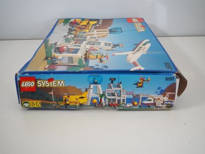 Lot 135 - LEGO SYSTEM 6597 AIRPORT - Century Skyway -...