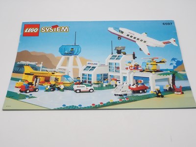 Lot 135 - LEGO SYSTEM 6597 AIRPORT - Century Skyway -...