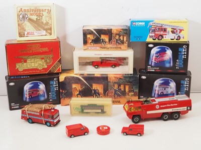 Lot 23 - A tray of modern diecast vehicles by CORGI,...