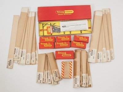 Lot 386 - A large quantity of boxed / packeted TRIANG...