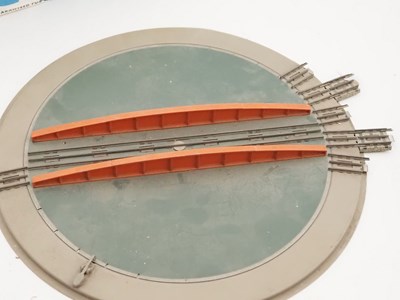 Lot 465 - A large tray of HORNBY DUBLO OO gauge mixed...