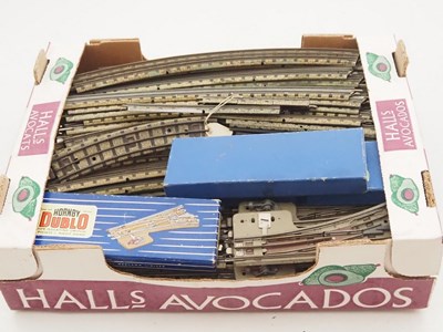 Lot 465 - A large tray of HORNBY DUBLO OO gauge mixed...