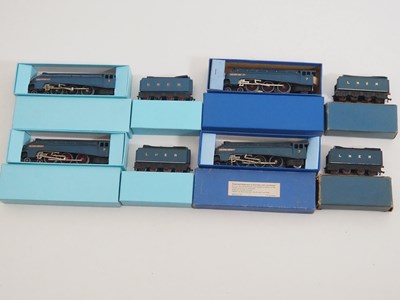 Lot 473 - A group of HORNBY DUBLO OO gauge 3-rail Class...