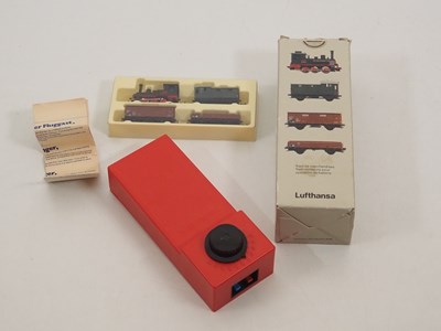 Lot 319 - An interesting MINITRIX N gauge goods train...